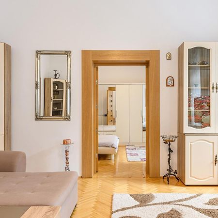 Ferienwohnung Brasov Centrul Vechi - 67Sqm - 2Min To Counsel Square Exterior foto