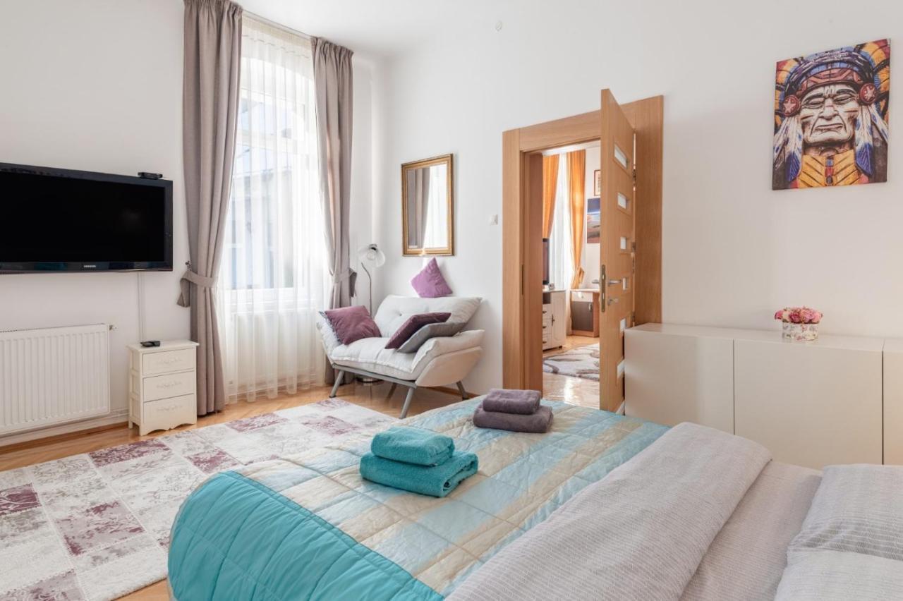 Ferienwohnung Brasov Centrul Vechi - 67Sqm - 2Min To Counsel Square Exterior foto