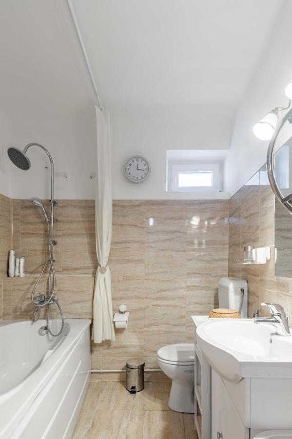 Ferienwohnung Brasov Centrul Vechi - 67Sqm - 2Min To Counsel Square Exterior foto