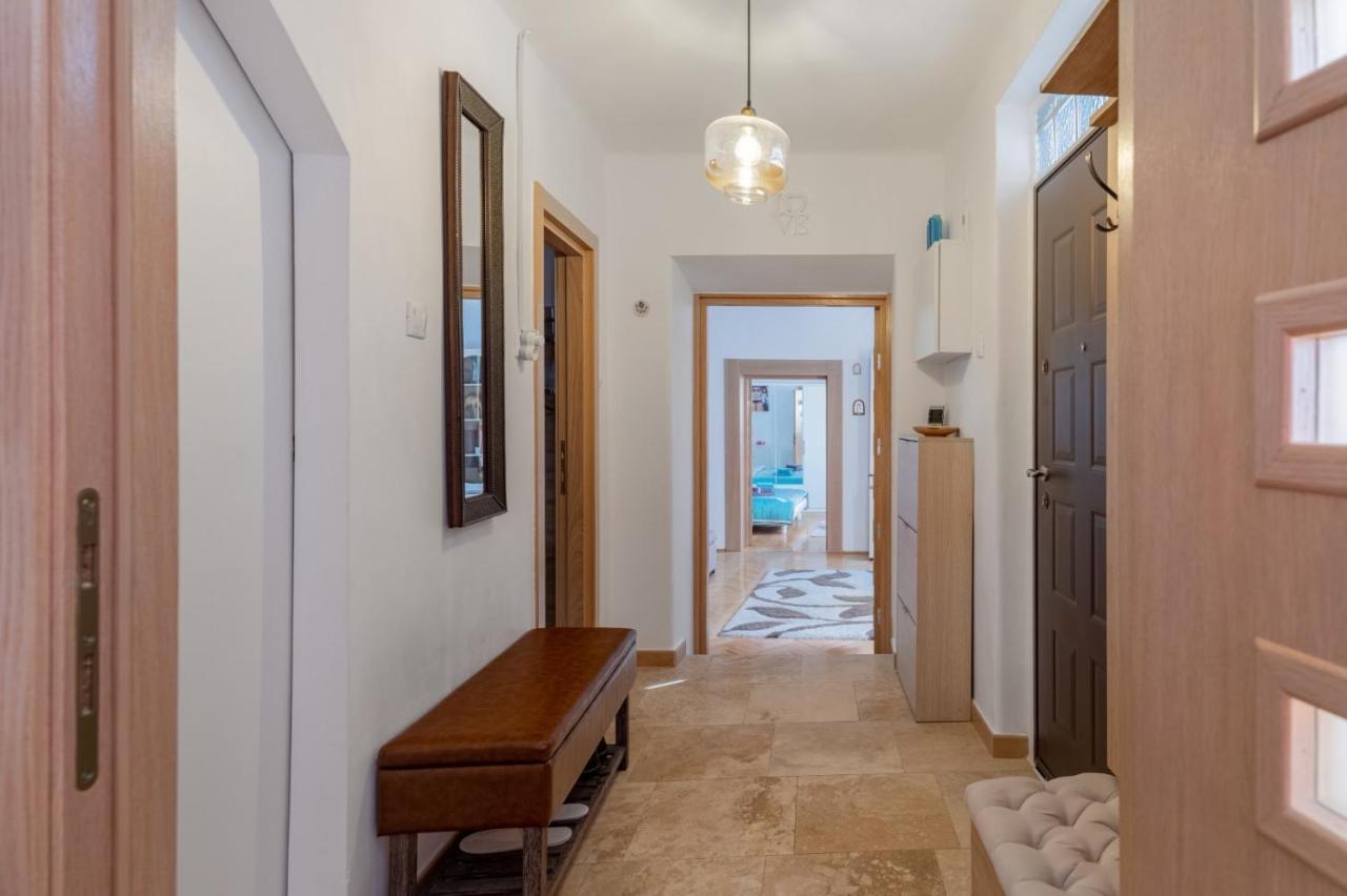 Ferienwohnung Brasov Centrul Vechi - 67Sqm - 2Min To Counsel Square Exterior foto