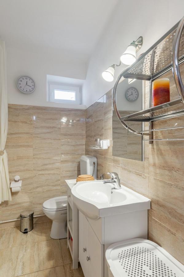 Ferienwohnung Brasov Centrul Vechi - 67Sqm - 2Min To Counsel Square Exterior foto