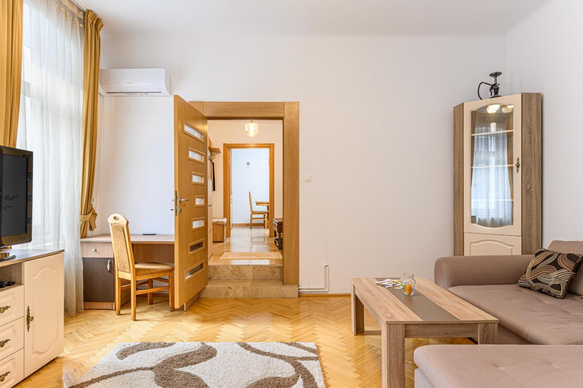 Ferienwohnung Brasov Centrul Vechi - 67Sqm - 2Min To Counsel Square Exterior foto