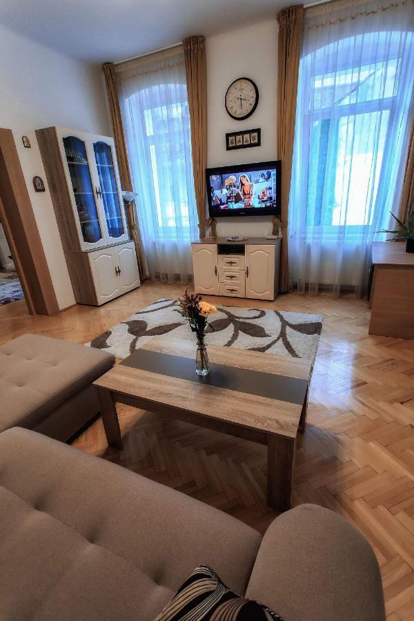 Ferienwohnung Brasov Centrul Vechi - 67Sqm - 2Min To Counsel Square Exterior foto
