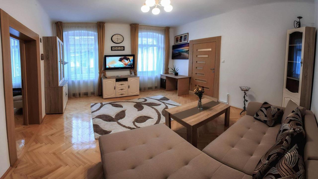 Ferienwohnung Brasov Centrul Vechi - 67Sqm - 2Min To Counsel Square Exterior foto
