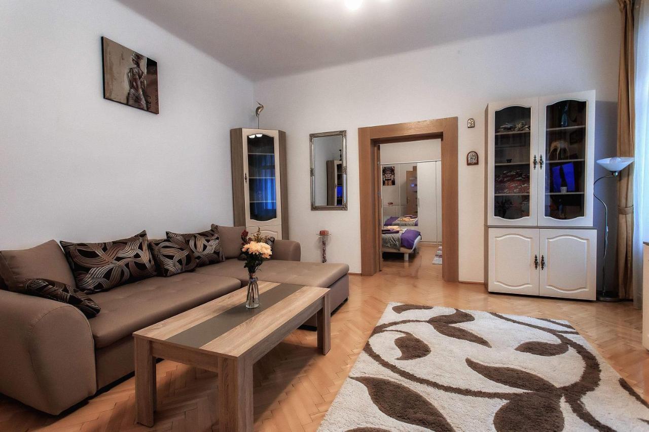 Ferienwohnung Brasov Centrul Vechi - 67Sqm - 2Min To Counsel Square Exterior foto
